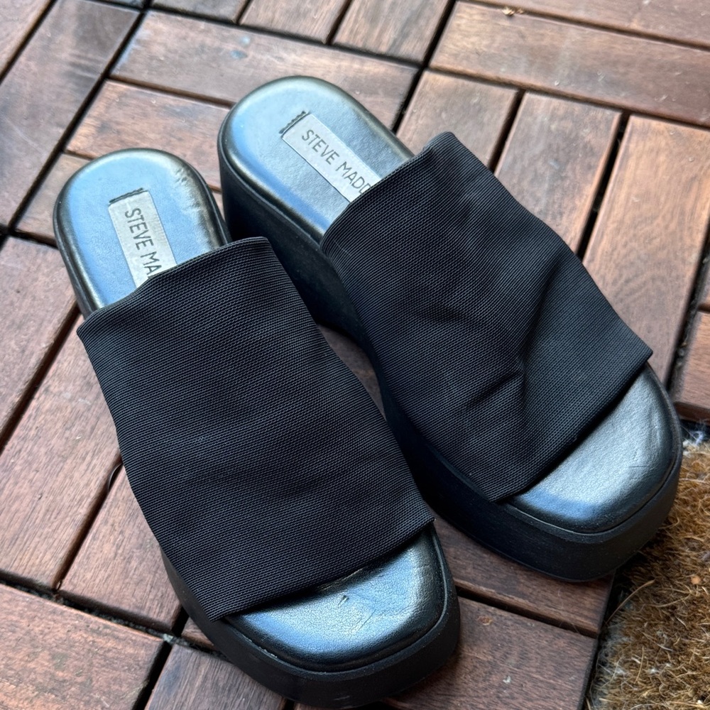 Steve Madden Black Platform Sandals
